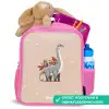Blauwe dinosaurus op een beige stippenachtergrond Kinderrugzak - Roze middel -inhoud_NL