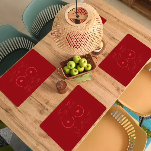 Big titties small heart - Rood - Hart Placemat vinyl groot -zzsfeer5_Kitchenyeah-website