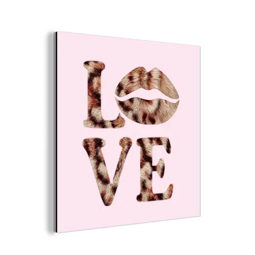 Tekst - Love - Pantervacht - Lichtroze aluminium wit klein -3d