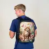 Kat in bloemenveld met roze vlinders. Rugzak - Zwart middel -sfeer8