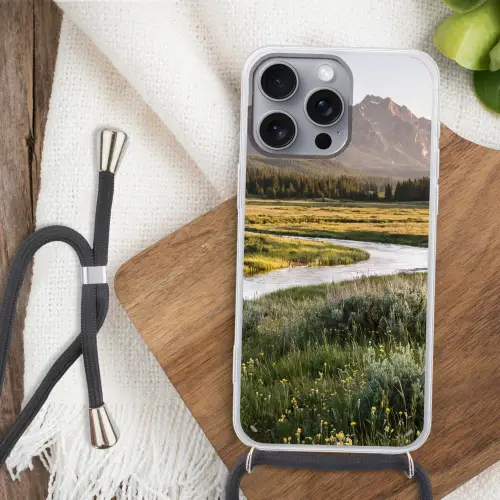 Berglandschap - Rivier - Bos Hoesje iPhone 16 Pro Max met koord klein -sfeer4