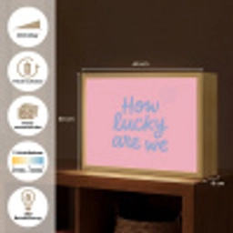 How lucky are we - Klavervier - Roze - Blauw Light Box met batterij (Wandlamp) middel -USP_websiteoverzichtDE