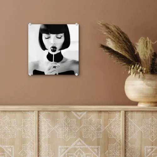 Vrouw - Lolly - Zwart - Wit plexiglas 5mm klein -sfeer5