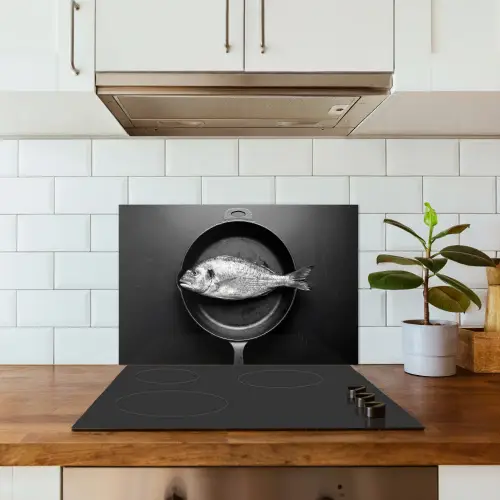 Pan - Vis - Zwart - Wit keuken achterwand spatscherm klein -sfeer2