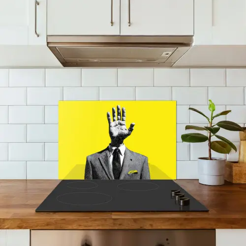 Pak - Hand - Geel keuken achterwand spatscherm klein -sfeer2