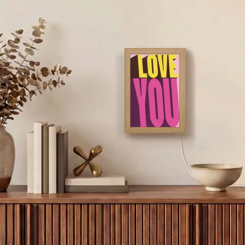 Love - Tekst - Roze - Valentijn Light Box met kabel (Wandlamp) klein -sfeer2