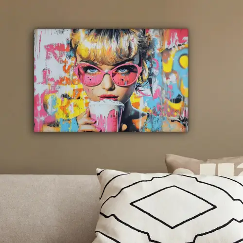 Expressief - Milkshake - Vrouw - Felle kleuren canvas 2cm klein -sfeer3