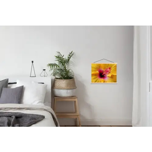 Geel - Hibiscus - Tropisch textielposter latten blank klein -woonkamer