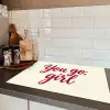 you go girl - Rood - Wit Inductie beschermer vinyl 3mm klein -sfeer3