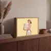 Handdoeken - Vrouw - Jurk - Roze Light Box met batterij (Wandlamp) middel -sfeer2