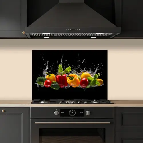Paprika - Water - Groente - Zwart keuken achterwand spatscherm klein -sfeer1