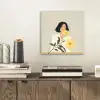 Vrouw - Bloem - Geel - Minimalistisch aluminium wit klein -sfeer1