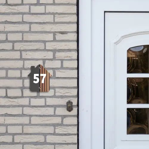 Hout en antraciet - Traditioneel Naambord Huisje klein -sfeer1