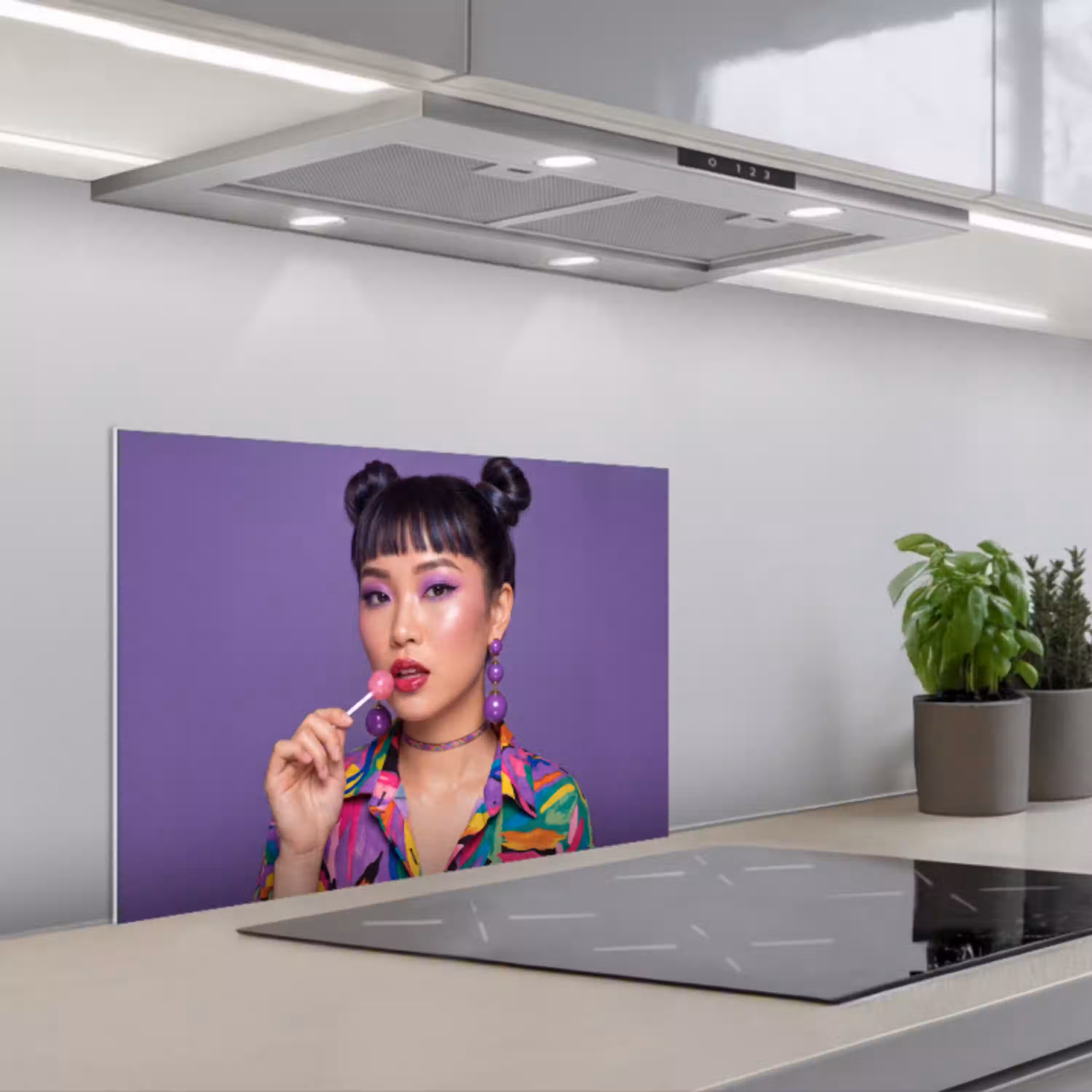 Vrouw - Portret - Make-up - Paars - Levendig keuken achterwand spatscherm klein -3d_schuin