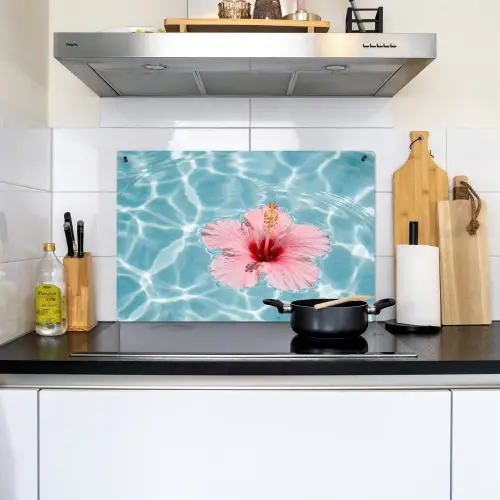 Hibiscus - Water - Roze Inductie beschemer met haakjes klein -sfeer2