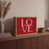 Love - Rood - Hatjes Light Box met batterij (Wandlamp) middel -sfeer2
