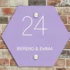 Effen - Lila - Klassiek Naambord Hexagon klein -sfeer2