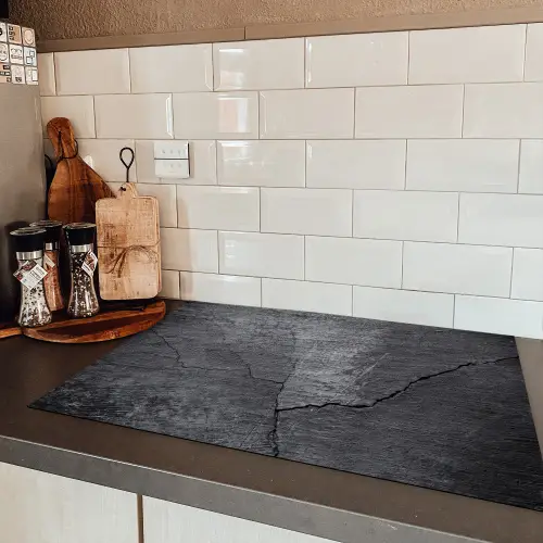 Beton - Zwart - Scheur Inductie beschermer vinyl 3mm klein -sfeer3