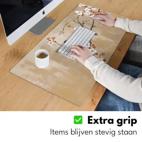 Vogels - Bloesemtak - Bloemen - Oranje Muismat XXL klein -sfeer3