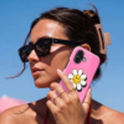 Smiley - Bloem - Roze Toughcase MagSafe Apple iPhone 17 klein -Sfeer2V