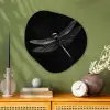Libelle - Dieren - Zwart - Insect Wandcirkel Organisch Aluminium middel -sfeer2