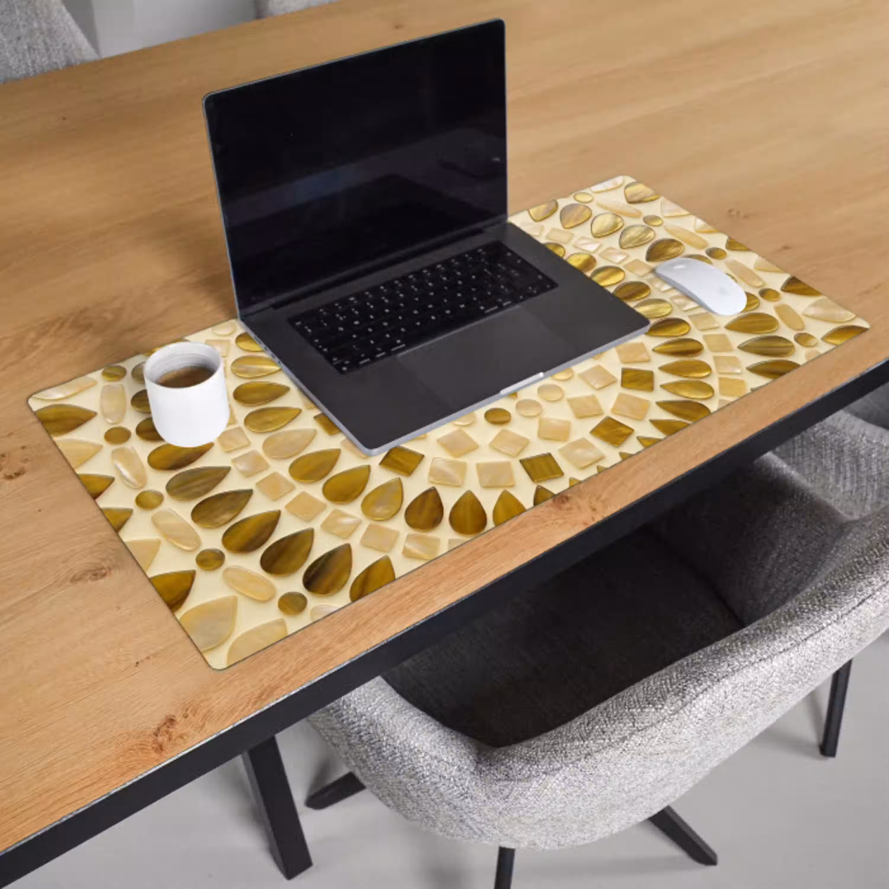Patroon - Vormen - Mozaïek - Abstract - Goud Muismat XXL klein -sfeer1