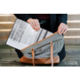 Bos - Sneeuw - Pad - Winter - Stilte laptophoes neopreen klein -tas