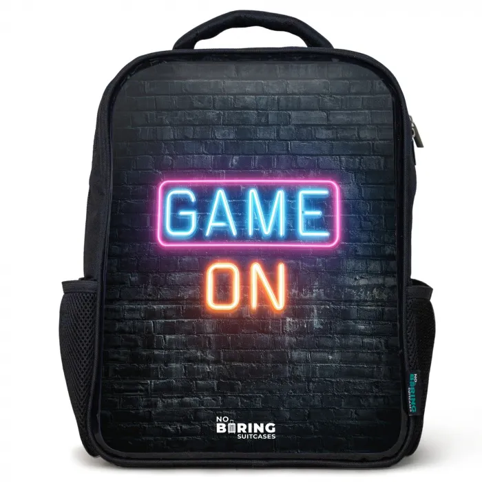 Game - Letters - Neon Rugzak - Zwart middel -3d