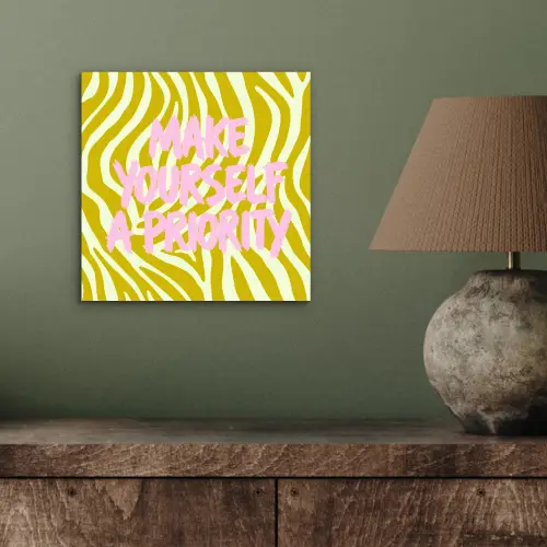 Zebraprint - Priority - Roze aluminium wit klein -sfeer2