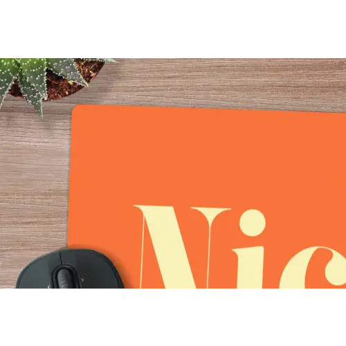 Oranje - Gebroken wit - Nice muismat rubber klein -closeup
