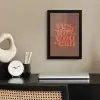 Yes girl you can - Oranje - Bruin fotolijst zwart zonder passe partout klein -sfeer1