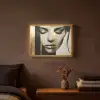 Ogen - Gezicht - Goud - Strepen Light Box met batterij (Wandlamp) middel -sfeer4