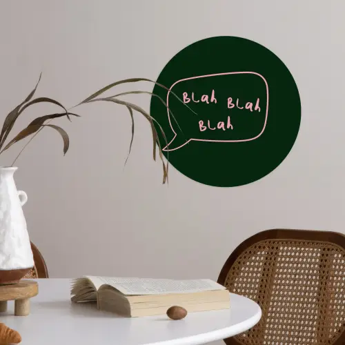 Tekstwolkje - Donkergroen - BLAH BLAH BLAH Wandcirkel behangsticker klein -sfeer3