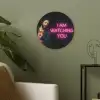 Man - Tekst - Neon Akoestische PET Vilt - Rond klein -sfeer2