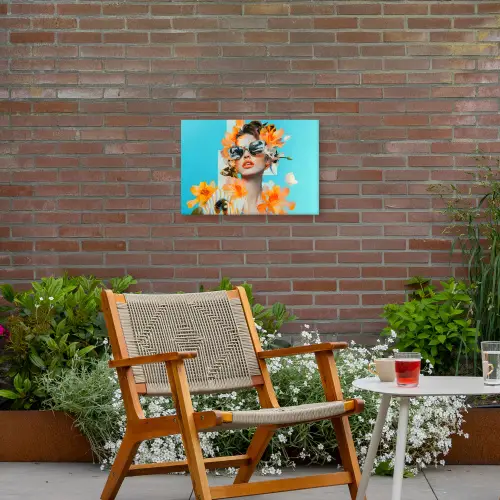 Bloemen - Vrouw - Zonnebril - Blauw Tuinposter op houten frame 2 cm dik klein -sfeer3