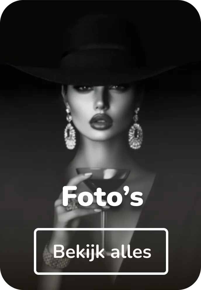 Zwart-wit foto canvas van stijlvolle vrouw 