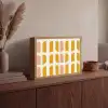 Geometrisch - Patroon - Geel - Roze Light Box met batterij (Wandlamp) middel 907 -sfeer2