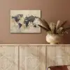 Wereldkaart - Goud - Zwart - Abstract PET vilt klein -sfeer4