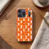 Patroon - Retro - Oranje Telefoonhoesje iPhone 17 Pro klein 878 -sfeer1