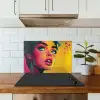 Close-up - Vrouwengezicht - Stippen - Geel keuken achterwand spatscherm klein -sfeer2