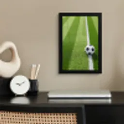 Voetbal - Grasveld - Sport - Groen fotolijst zwart zonder passe partout klein -sfeer1