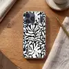 Bloemen print - Zwart - Wit - Bladeren Telefoonhoesje iPhone 17 Pro Max klein -sfeer1