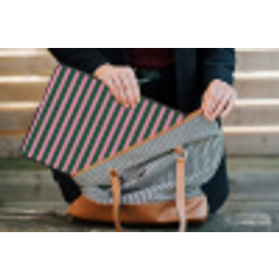 Verticale strepen - Groen - Roze laptophoes neopreen klein 279 -tas