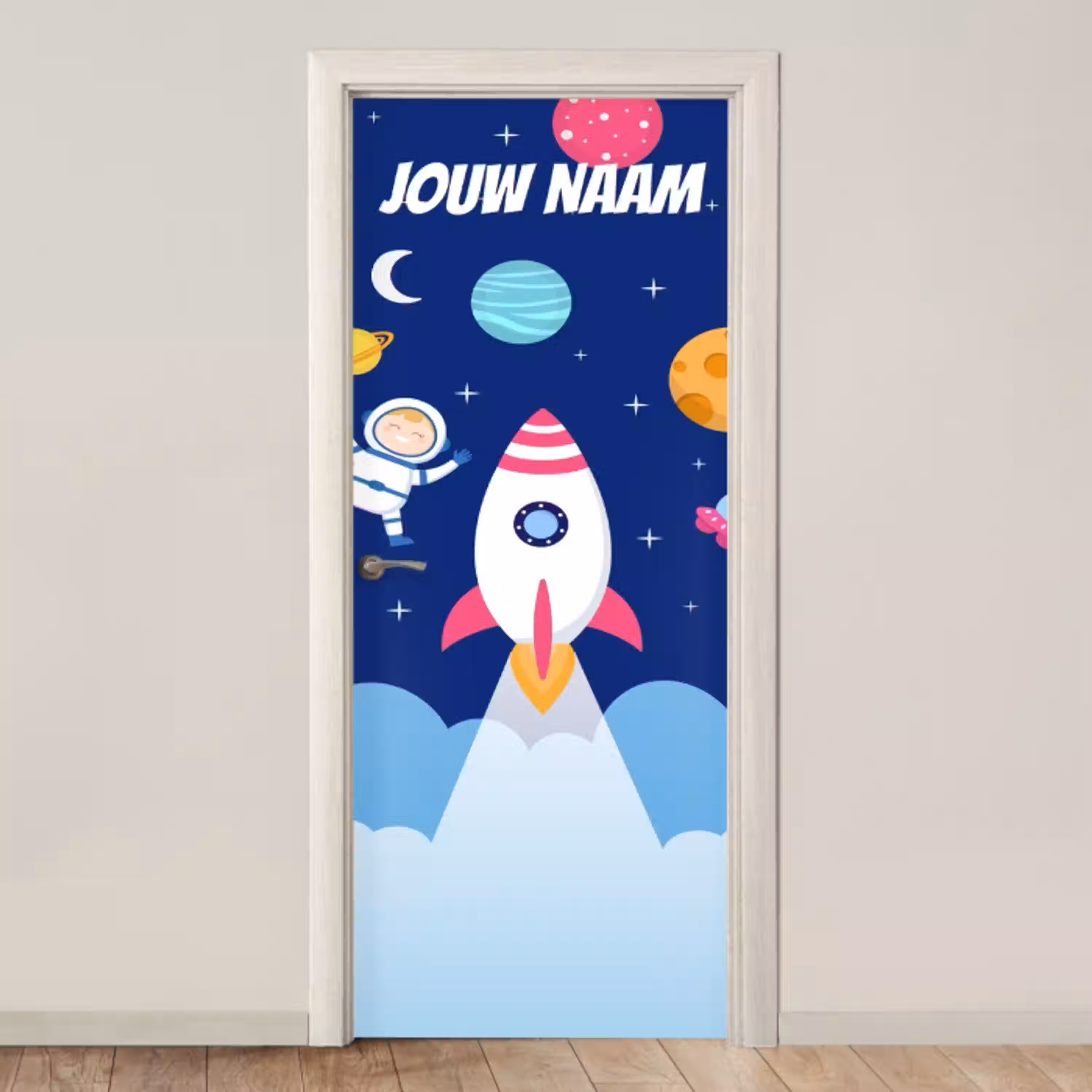 Cartoon raket en astronaut in de ruimte met de tekst “Deze kamer is van: jouw naam”. deurposter klein -3d_beige