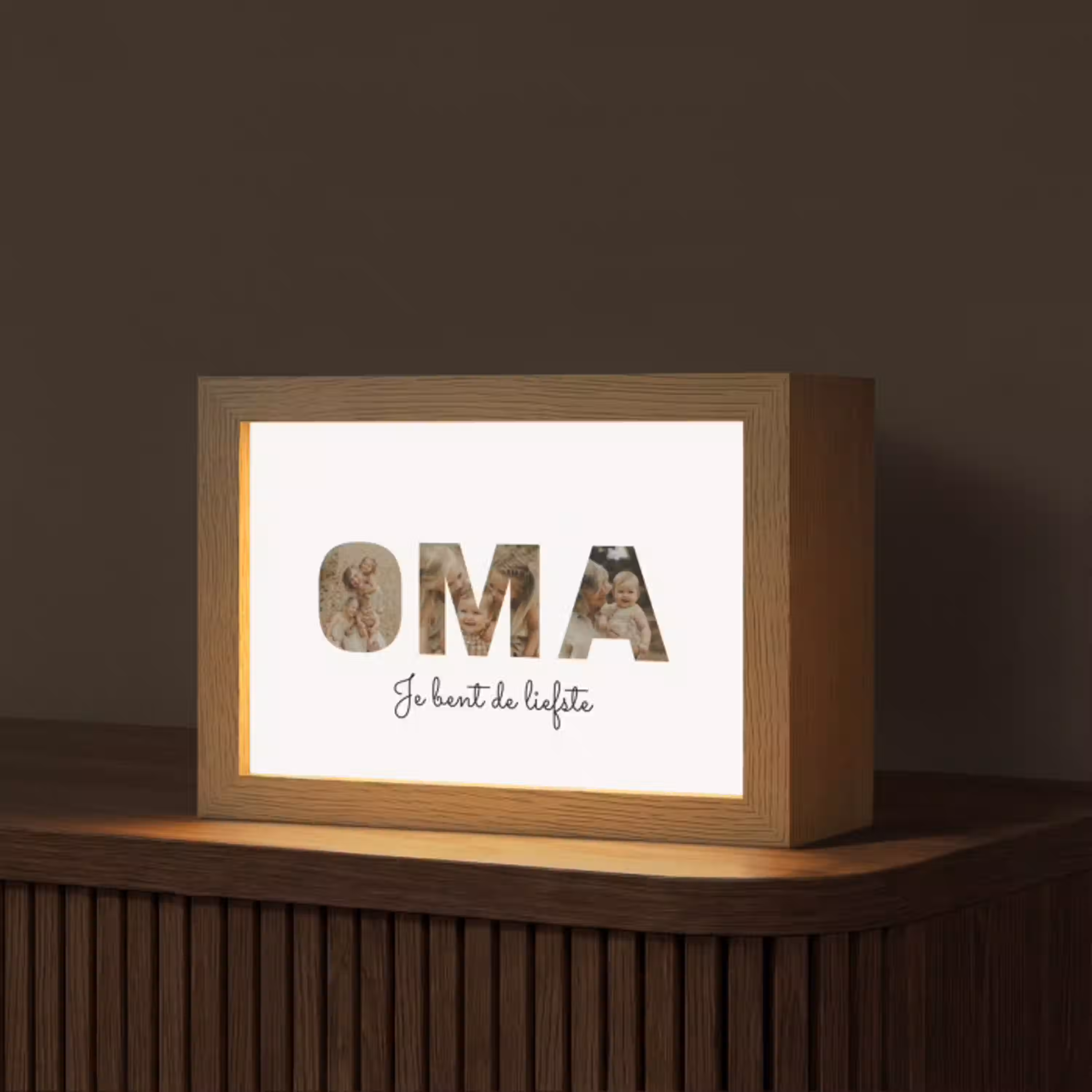 Oma - Lettercollage Light Box met kabel (Tafellamp) klein -z3d_website