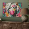 Vrouw - Kauwgom - Graffiti - Neonkleuren PET vilt klein -sfeer2