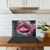 Lippen - Felroze - Graffiti - Verfstrepen keuken achterwand spatscherm klein -sfeer2