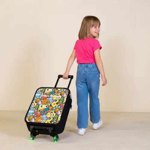 Cartoon van verschillende wezens en gezichten Kinderkoffer - Zwart klein -sfeer1