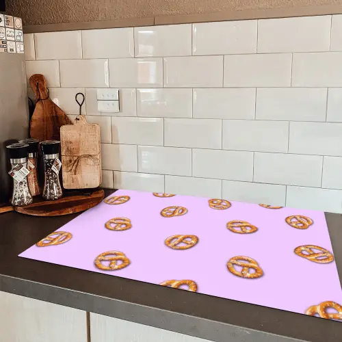 Pretzels - Eten - Paars Inductie beschermer vinyl 3mm klein -sfeer3