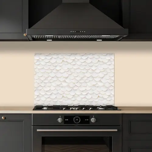 Schubben - Wit - Elegant keuken achterwand spatscherm klein 900 -sfeer1